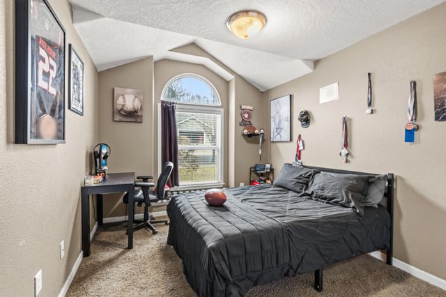 3043 Colonial Avenue, Medford, OR 97504