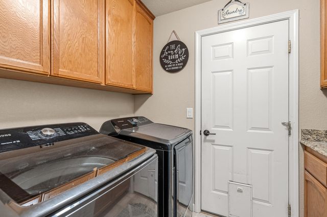 3043 Colonial Avenue, Medford, OR 97504