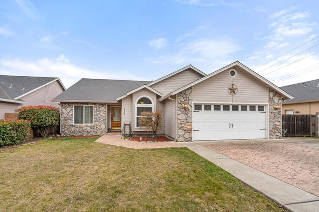 3043 Colonial Avenue, Medford, OR 97504