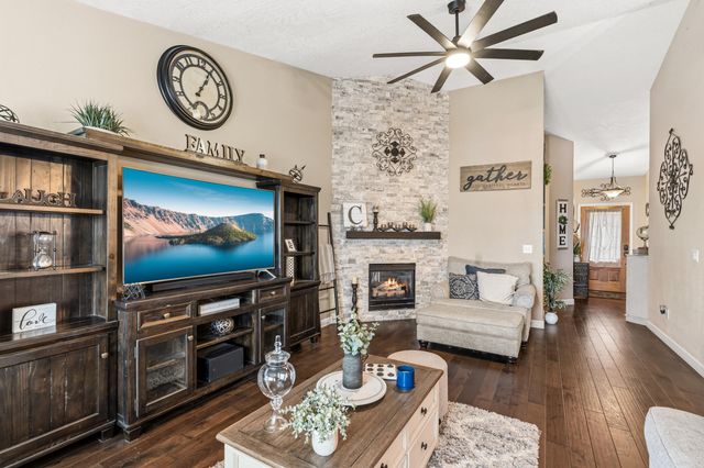 3043 Colonial Avenue, Medford, OR 97504