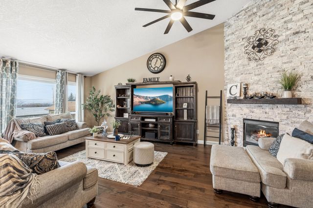 3043 Colonial Avenue, Medford, OR 97504