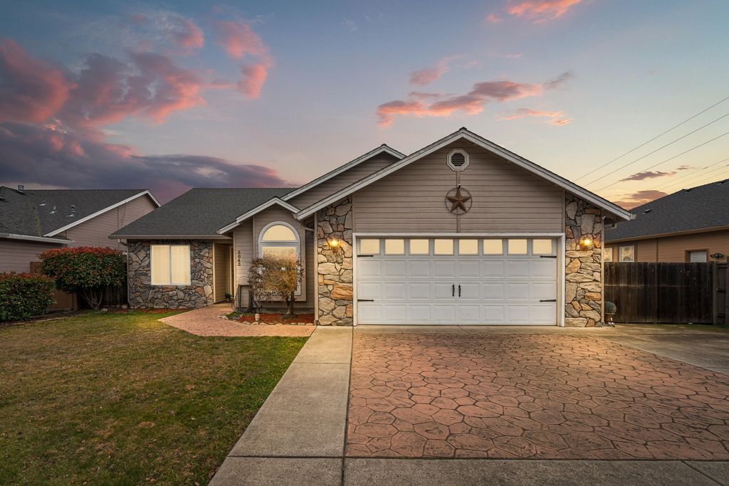 3043 Colonial Avenue, Medford, OR 97504