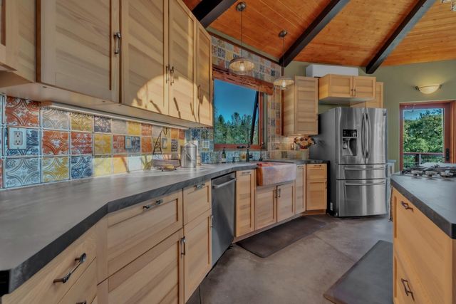 12767 Newtown Rd, Nevada City, CA 95959