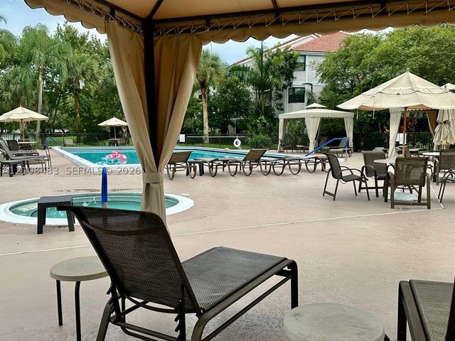 10121 W Sunrise Blvd 204, Plantation, FL 33322