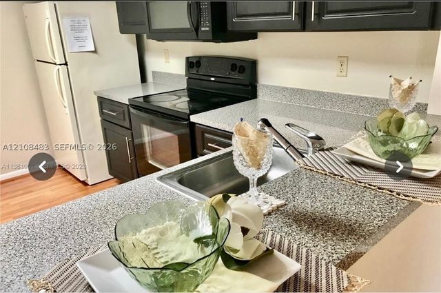 10121 W Sunrise Blvd 204, Plantation, FL 33322