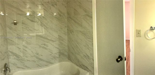 10121 W Sunrise Blvd 204, Plantation, FL 33322