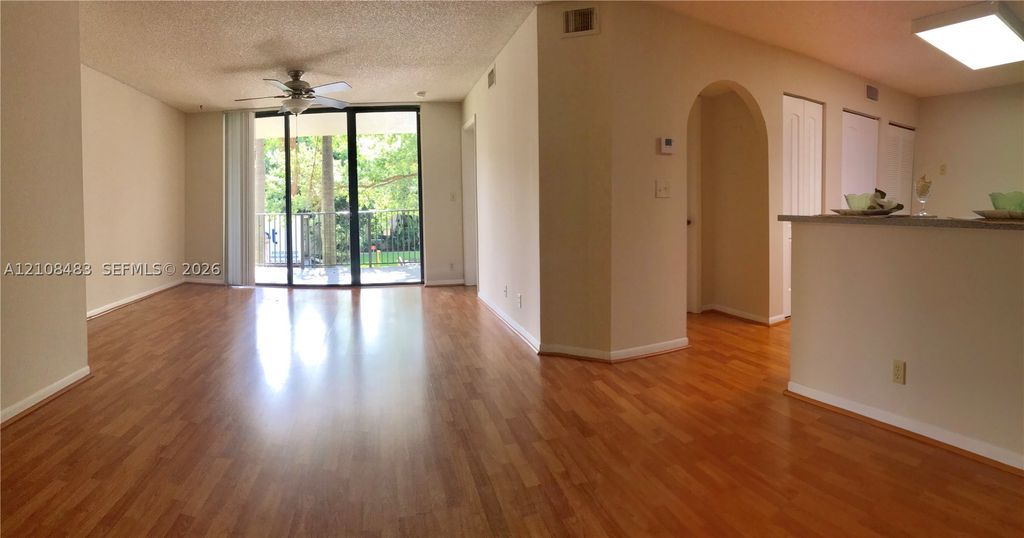 10121 W Sunrise Blvd 204, Plantation, FL 33322