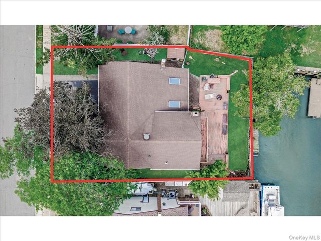 3249 Wolfson Drive, Baldwin, NY 11510