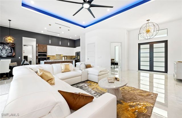 413 SW 46th TER, Cape Coral, FL 33914