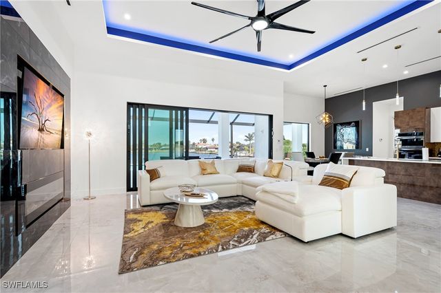 413 SW 46th TER, Cape Coral, FL 33914