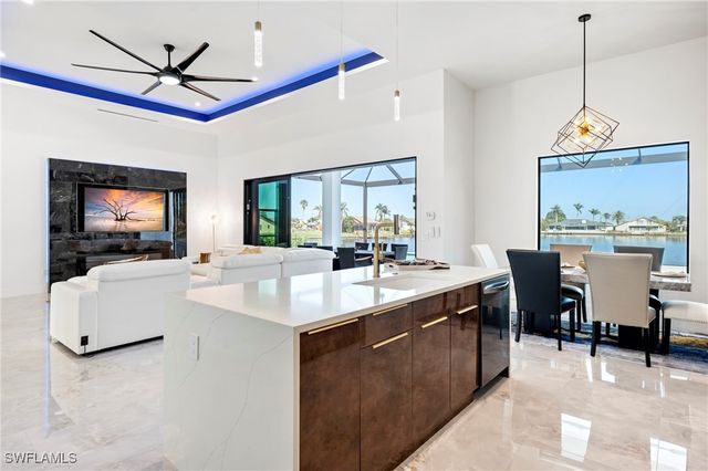 413 SW 46th TER, Cape Coral, FL 33914