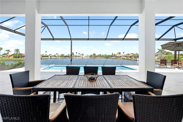 413 SW 46th TER, Cape Coral, FL 33914