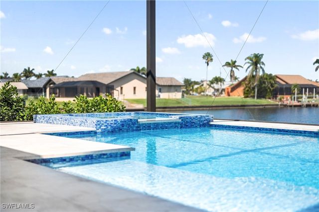 413 SW 46th TER, Cape Coral, FL 33914