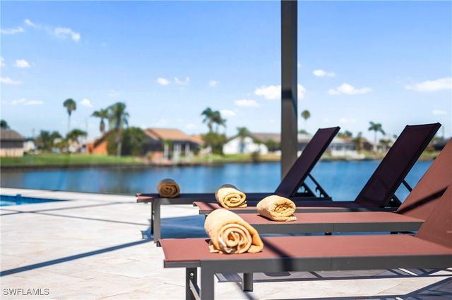 413 SW 46th TER, Cape Coral, FL 33914