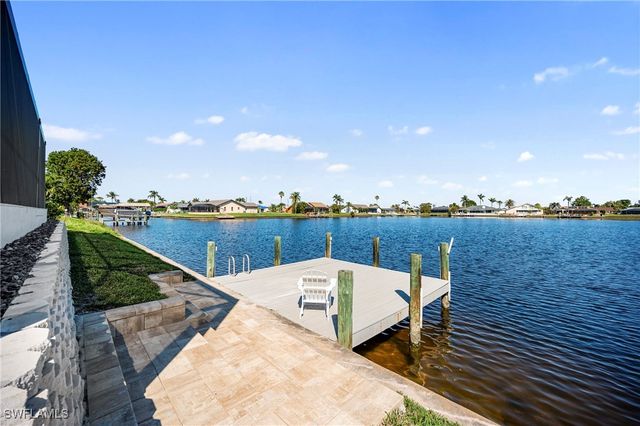 413 SW 46th TER, Cape Coral, FL 33914