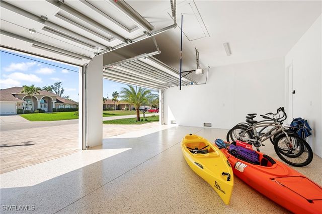 413 SW 46th TER, Cape Coral, FL 33914