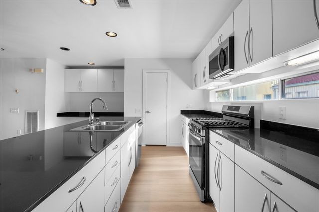 1330 Rosalie Street, Houston, TX 77004