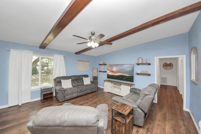 1405 Avenue G, Danbury, TX 77534