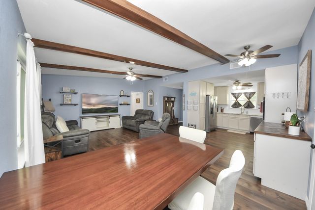 1405 Avenue G, Danbury, TX 77534