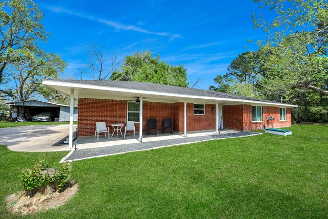 1405 Avenue G, Danbury, TX 77534