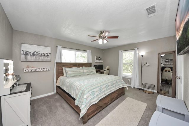 1405 Avenue G, Danbury, TX 77534