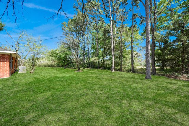 1405 Avenue G, Danbury, TX 77534