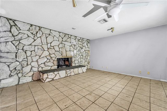 42944 Beau Ville Court, Lancaster, CA 93536