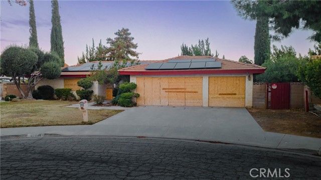 42944 Beau Ville Court, Lancaster, CA 93536