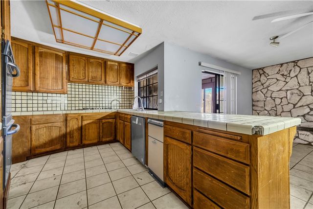 42944 Beau Ville Court, Lancaster, CA 93536