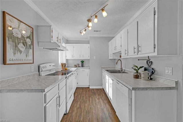 309 Duluth CT, Hampton, VA 23666