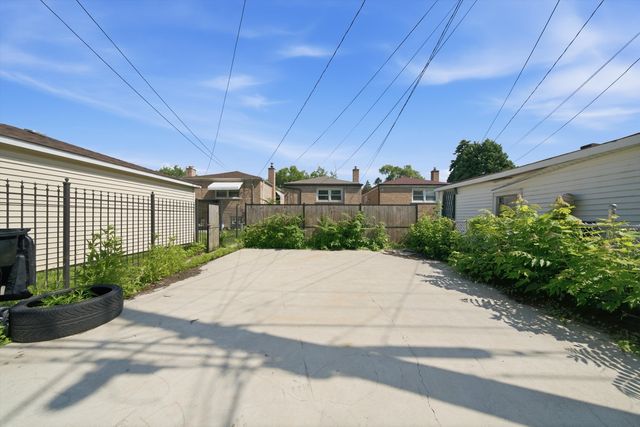 1111 E 93rd Street, Chicago, IL 60619