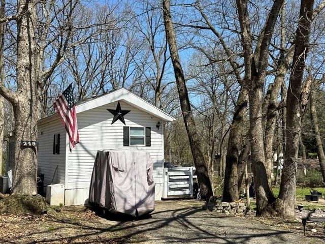 246 Leisure Way, Edgerton, WI 53534