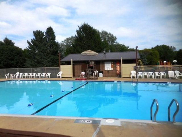 246 Leisure Way, Edgerton, WI 53534