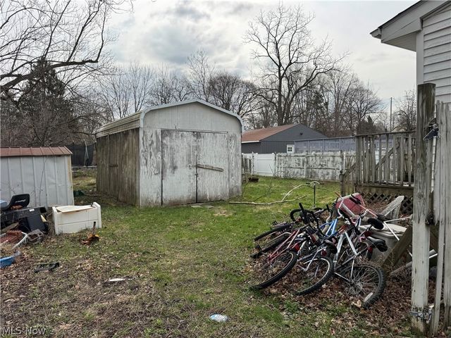 45 S Cedar Street, Geneva, OH 44041