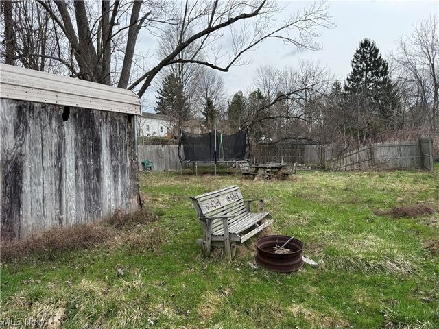 45 S Cedar Street, Geneva, OH 44041
