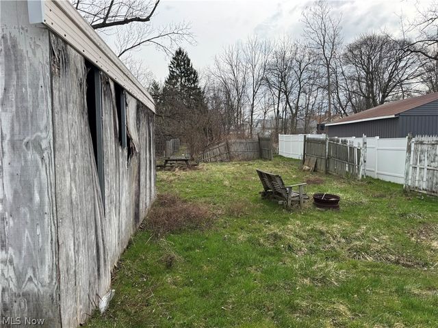 45 S Cedar Street, Geneva, OH 44041