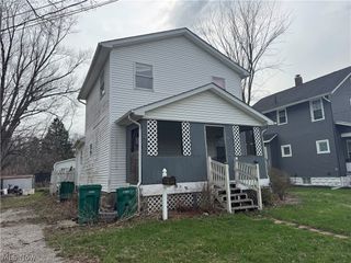 45 S Cedar Street, Geneva, OH 44041