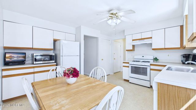 9 Netty Street, Howell, NJ 07731
