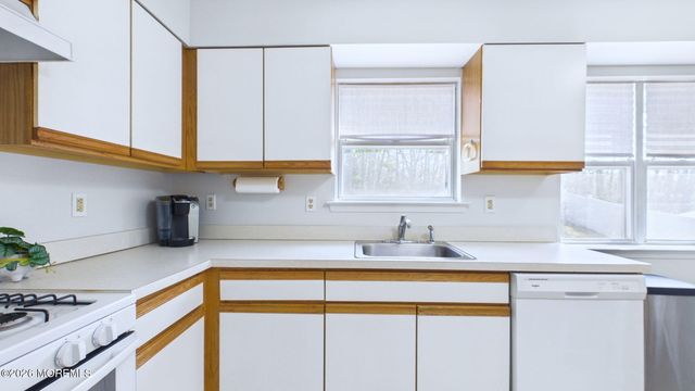 9 Netty Street, Howell, NJ 07731
