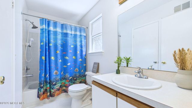 9 Netty Street, Howell, NJ 07731