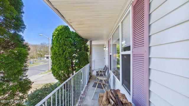 9 Netty Street, Howell, NJ 07731