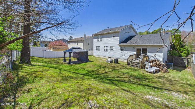 9 Netty Street, Howell, NJ 07731