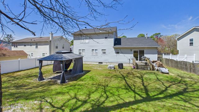 9 Netty Street, Howell, NJ 07731