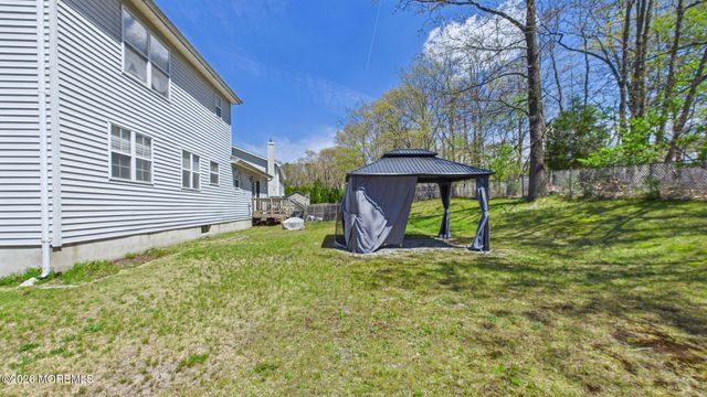 9 Netty Street, Howell, NJ 07731