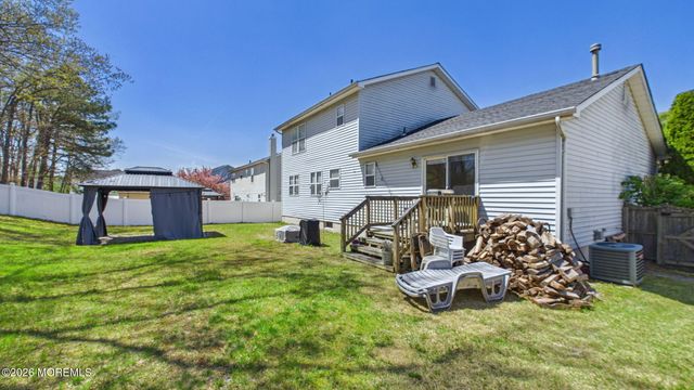 9 Netty Street, Howell, NJ 07731