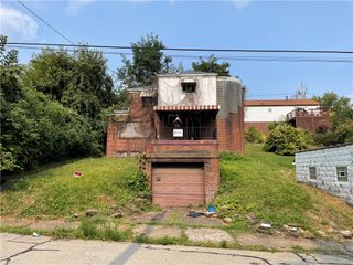 203 Elm St, Clairton, PA 15025