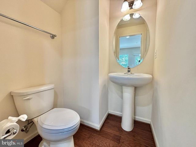 1599 RENATE DR, Woodbridge, VA 22192