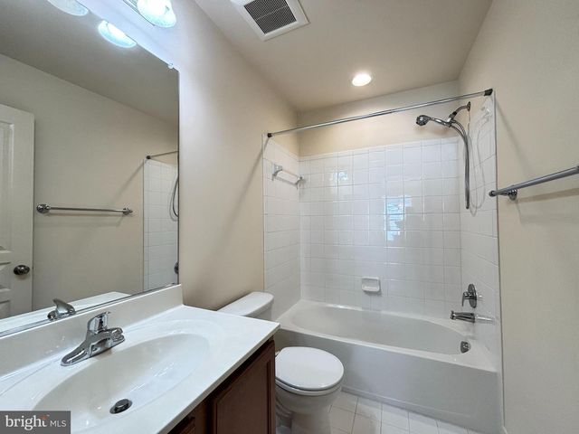 1599 RENATE DR, Woodbridge, VA 22192