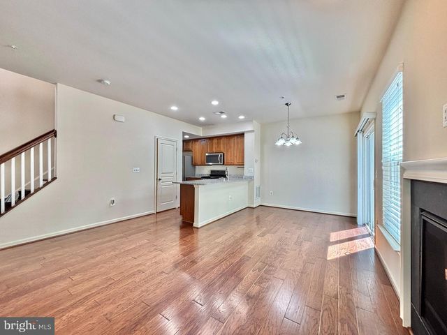 1599 RENATE DR, Woodbridge, VA 22192