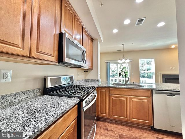 1599 RENATE DR, Woodbridge, VA 22192